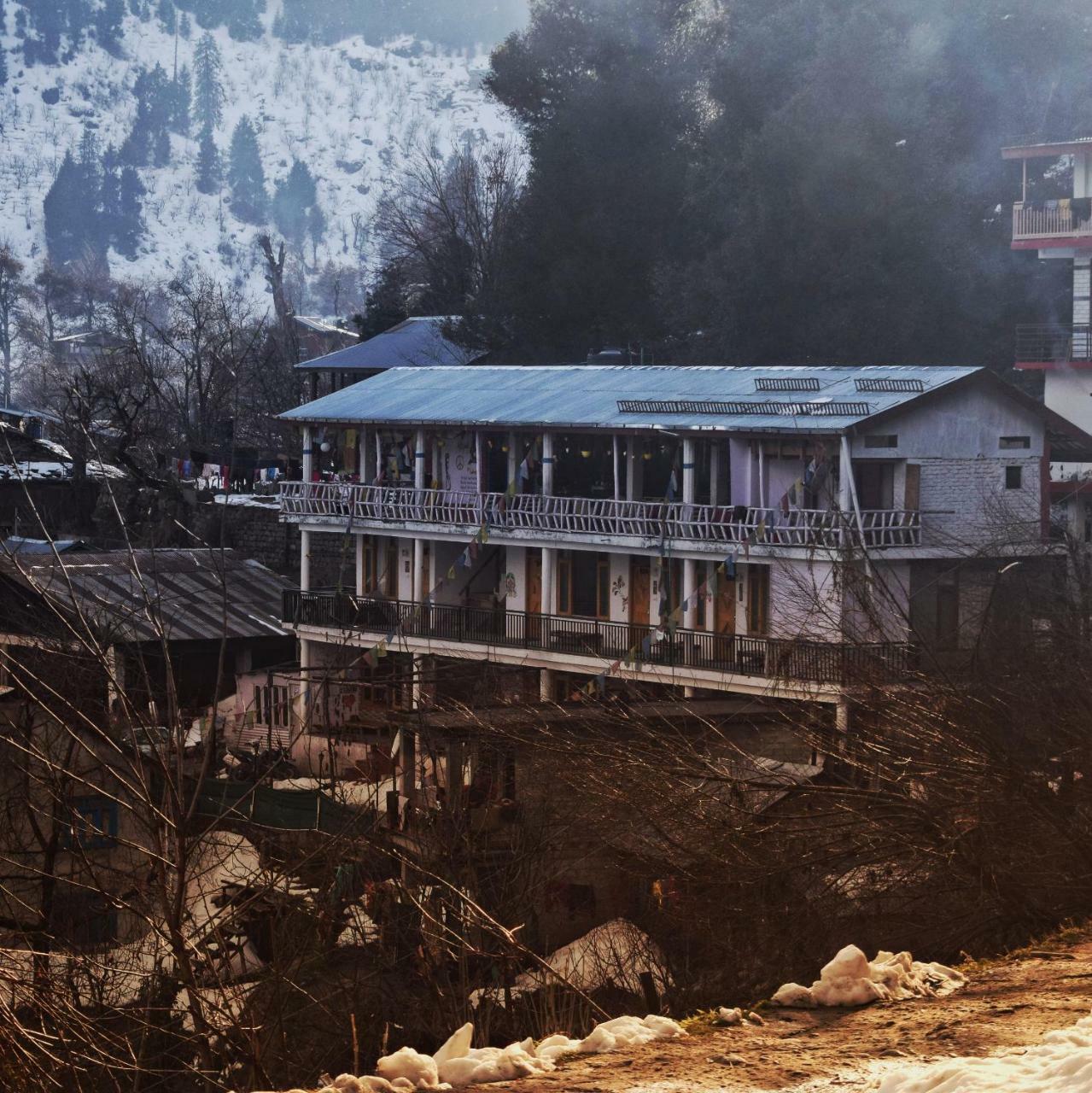 Bros Hostel Manali Eksteriør bilde
