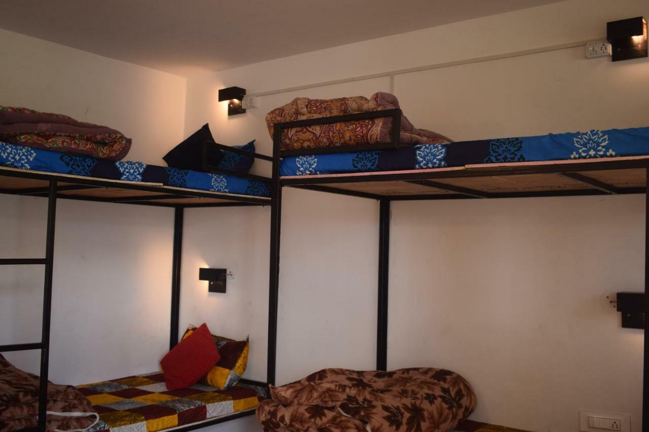 Bros Hostel Manali Eksteriør bilde